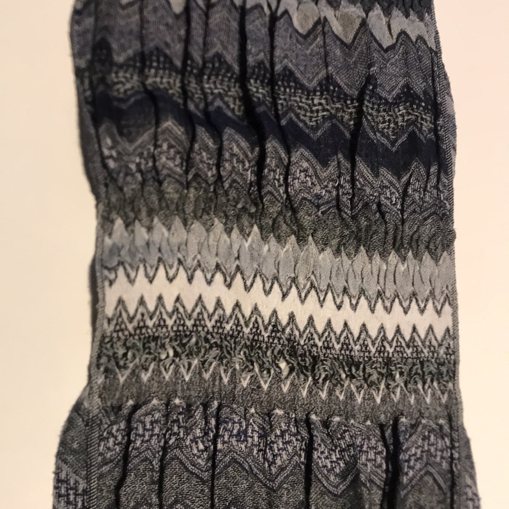 Gorgeous blue,black, white cotton patterned scarf - Picture 7 of 8